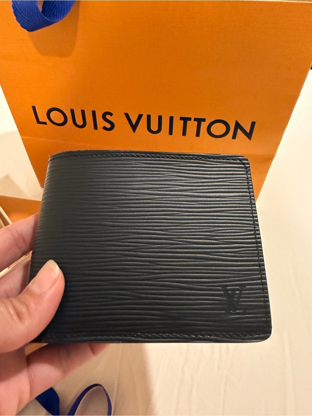 Louis Vuitton Black Epi Leather Bi-Fold Men’s Wallet